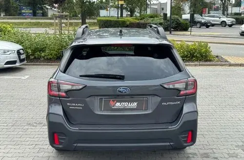SUBARU Outback 