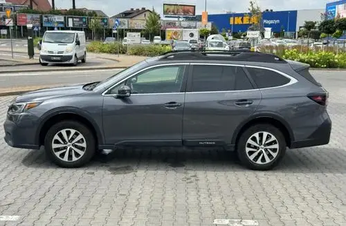 SUBARU Outback 