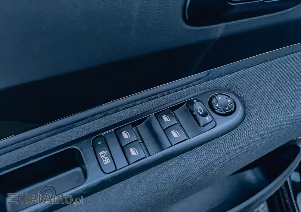 PEUGEOT 5008 1.6 BlueHDi Style 7os