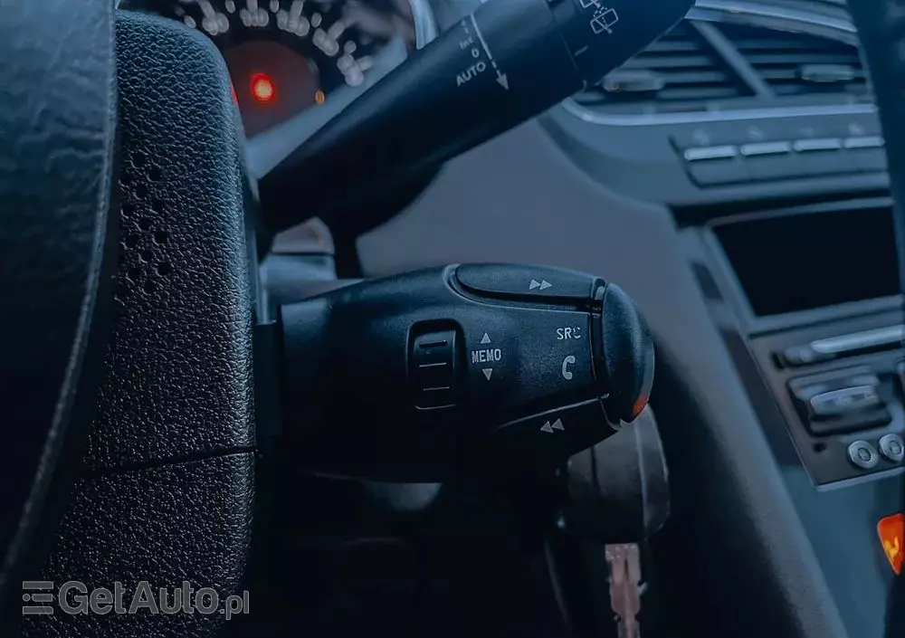 PEUGEOT 5008 1.6 BlueHDi Style 7os