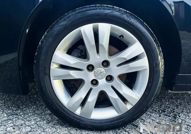 PEUGEOT 5008 1.6 BlueHDi Style 7os