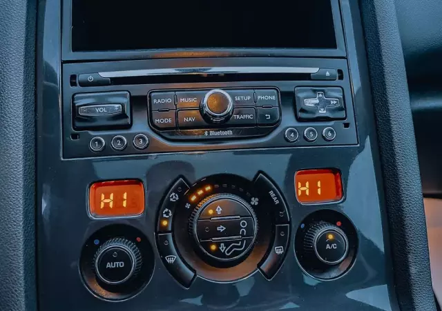 PEUGEOT 5008 1.6 BlueHDi Style 7os