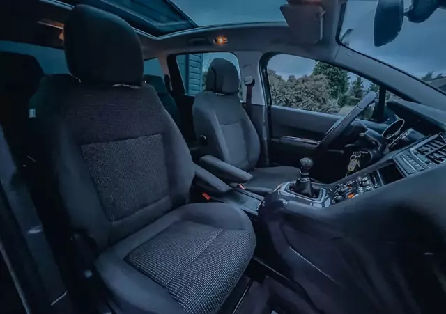 PEUGEOT 5008 1.6 BlueHDi Style 7os