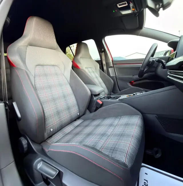 VOLKSWAGEN Golf 2.0 TSI GTI DSG