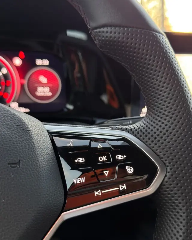 VOLKSWAGEN Golf 2.0 TSI GTI DSG