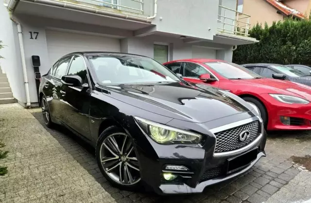 INFINITI Q50 