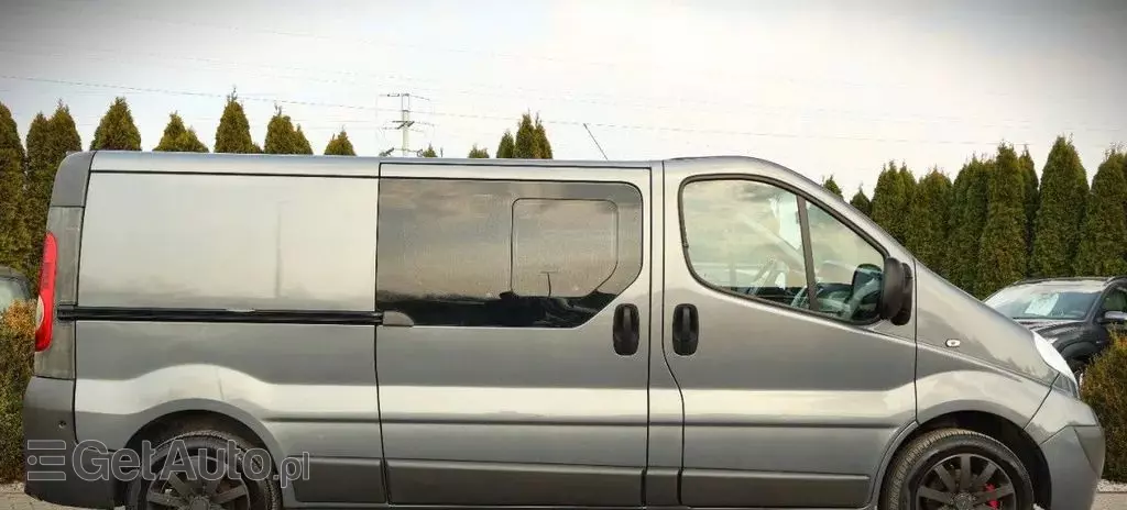OPEL Vivaro 