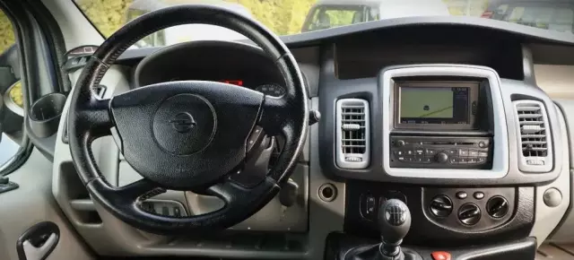 OPEL Vivaro 