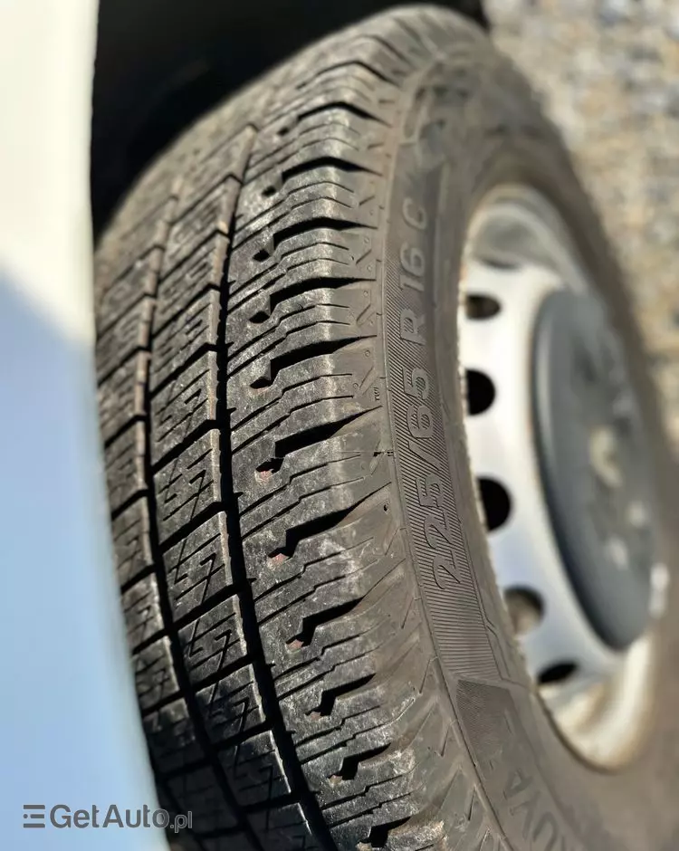 RENAULT MASTER Kontener/Winda 750kg/Klima/tempomat/Kamera/990kg ładowności 