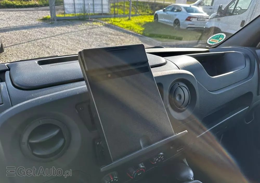 RENAULT MASTER Kontener/Winda 750kg/Klima/tempomat/Kamera/990kg ładowności 