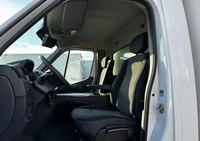 RENAULT MASTER Kontener/Winda 750kg/Klima/tempomat/Kamera/990kg ładowności 
