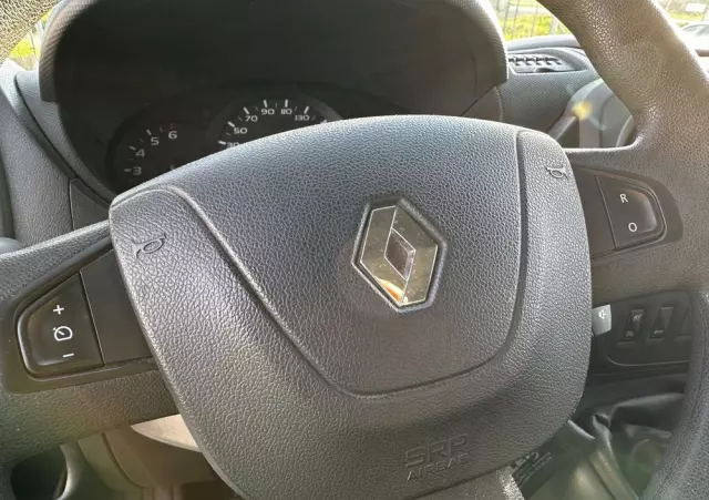 RENAULT MASTER Kontener/Winda 750kg/Klima/tempomat/Kamera/990kg ładowności 