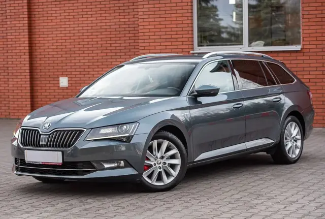 SKODA Superb 
