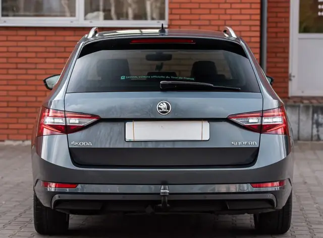 SKODA Superb 