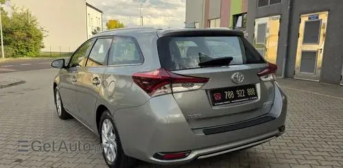 TOYOTA Auris 