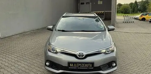 TOYOTA Auris 