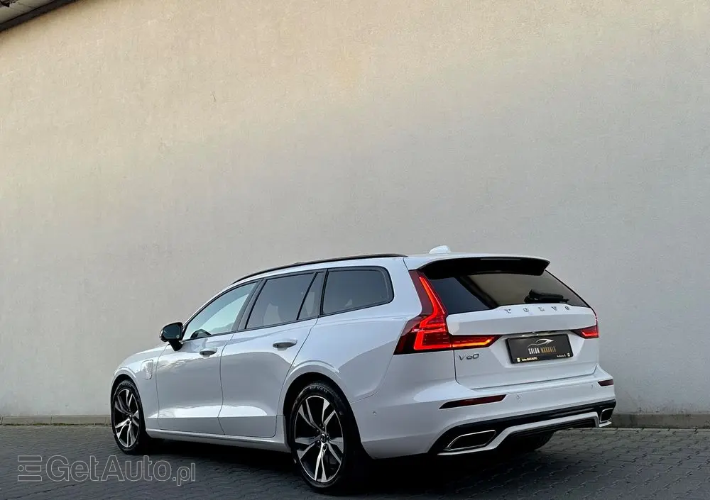 VOLVO V60 T6 AWD Recharge Geartronic RDesign