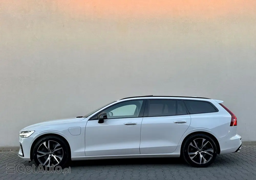 VOLVO V60 T6 AWD Recharge Geartronic RDesign