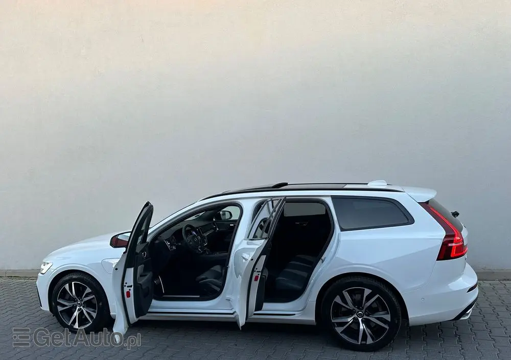 VOLVO V60 T6 AWD Recharge Geartronic RDesign