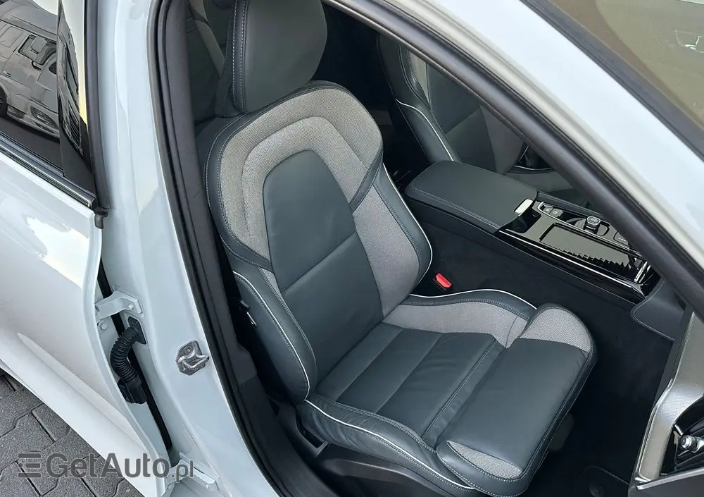 VOLVO V60 T6 AWD Recharge Geartronic RDesign