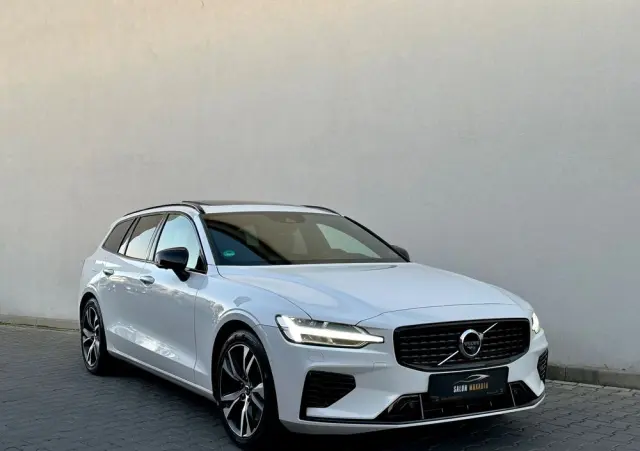 VOLVO V60 T6 AWD Recharge Geartronic RDesign