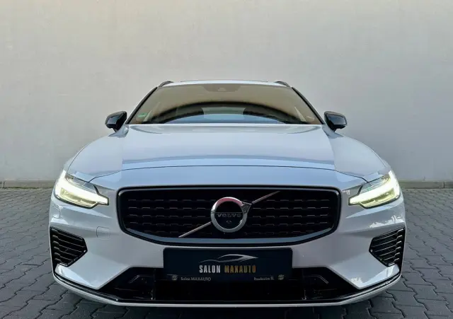 VOLVO V60 T6 AWD Recharge Geartronic RDesign