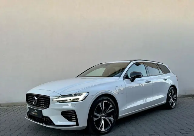 VOLVO V60 T6 AWD Recharge Geartronic RDesign