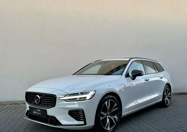 VOLVO V60 T6 AWD Recharge Geartronic RDesign