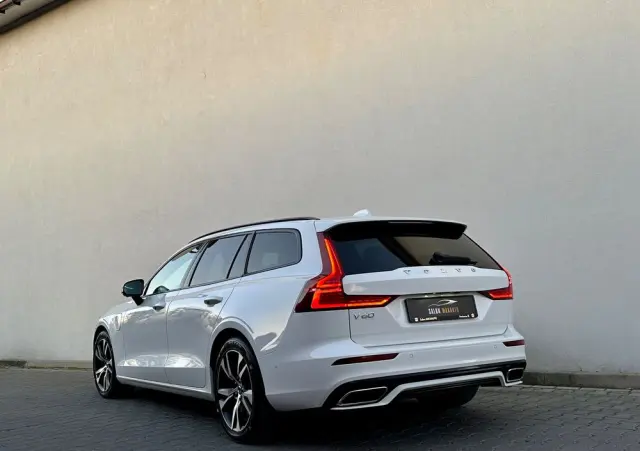 VOLVO V60 T6 AWD Recharge Geartronic RDesign