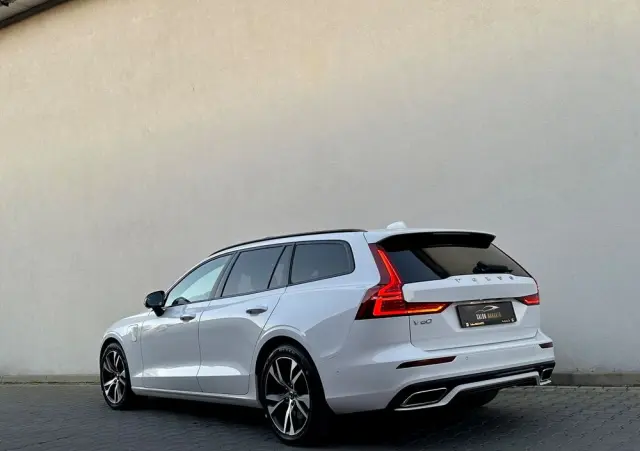 VOLVO V60 T6 AWD Recharge Geartronic RDesign