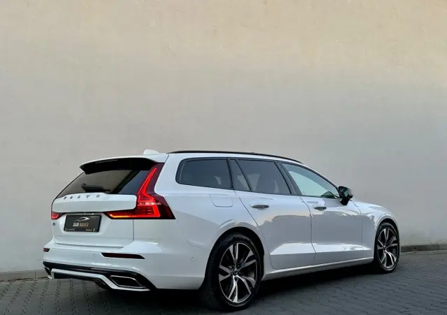 VOLVO V60 T6 AWD Recharge Geartronic RDesign