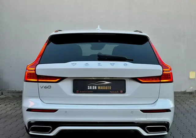 VOLVO V60 T6 AWD Recharge Geartronic RDesign