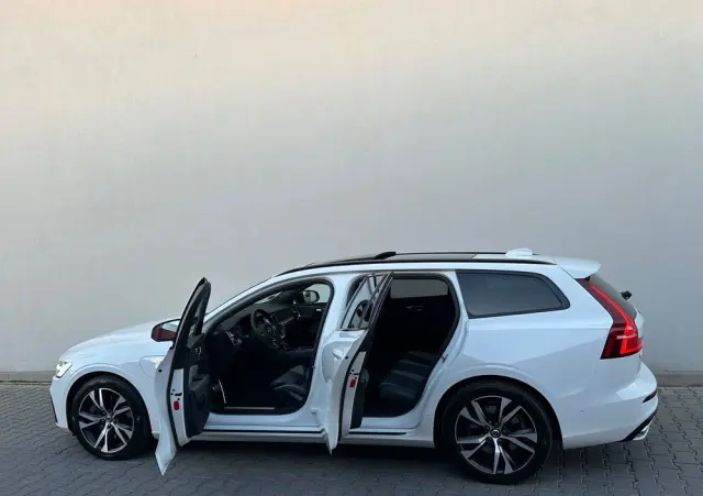 VOLVO V60 T6 AWD Recharge Geartronic RDesign
