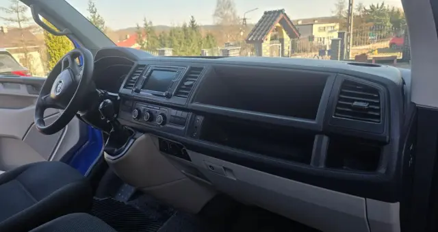 VOLKSWAGEN Transporter 