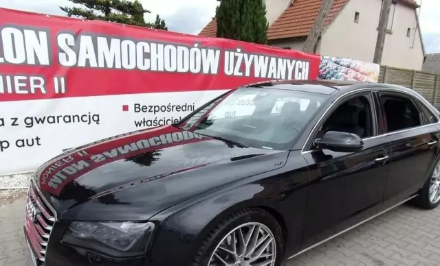 AUDI A8 