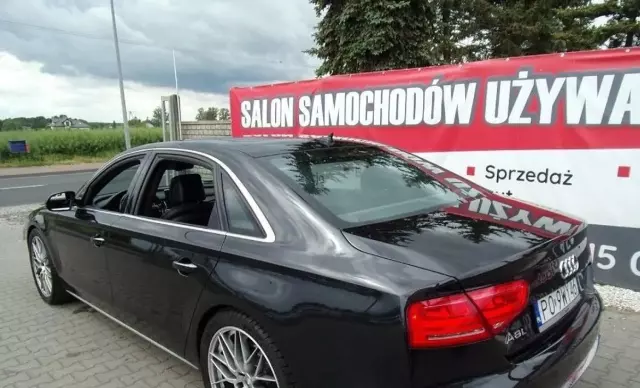 AUDI A8 