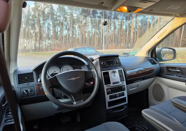 CHRYSLER Grand Voyager 2.8 CRD Automatik LX