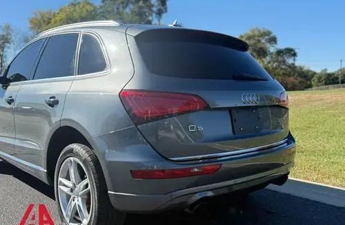 AUDI Q5 