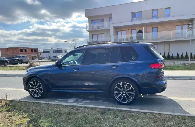BMW X7 