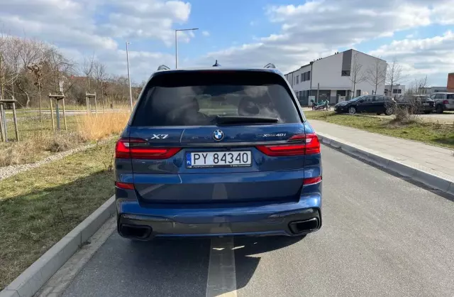 BMW X7 