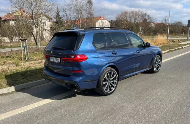 BMW X7 