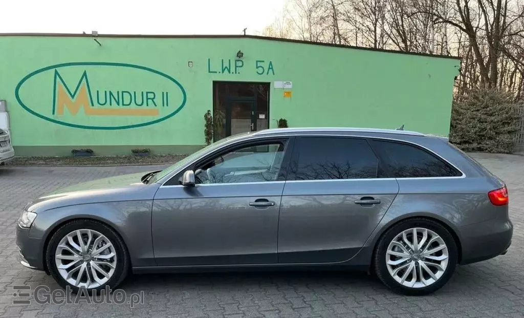 AUDI A4 