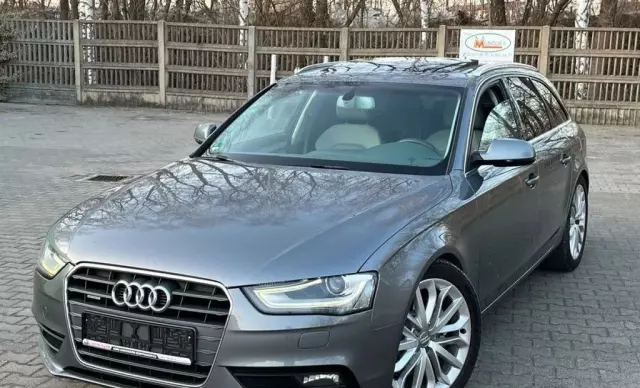 AUDI A4 