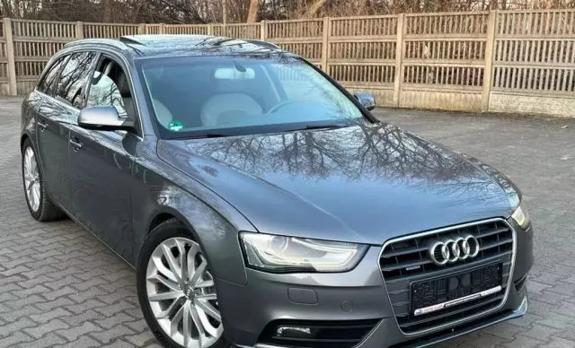 AUDI A4 