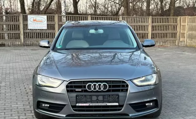 AUDI A4 