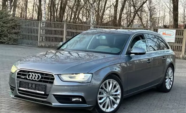 AUDI A4 