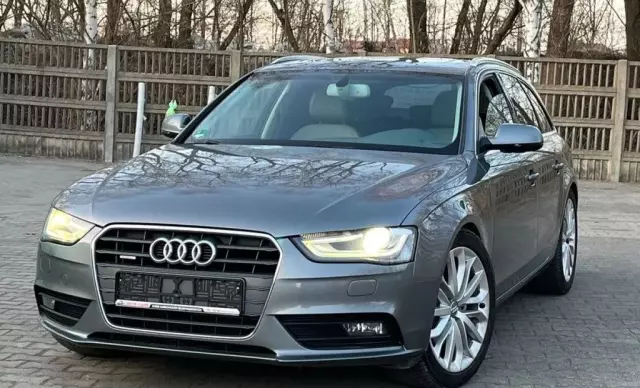 AUDI A4 