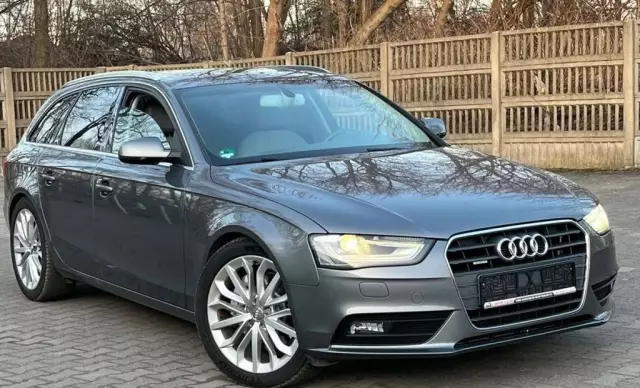 AUDI A4 