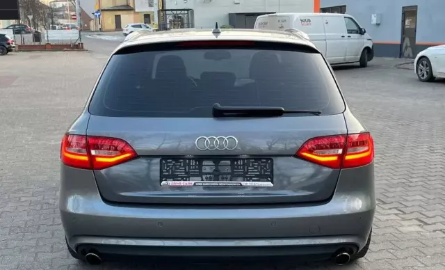 AUDI A4 