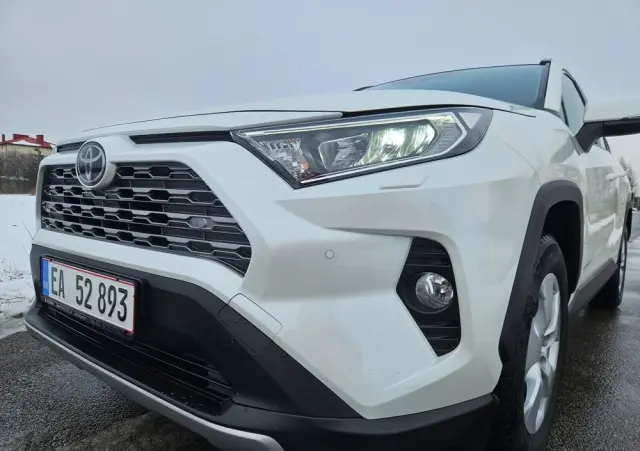 TOYOTA RAV4 